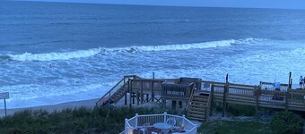 Sun-Sational , OCEAN FRONT, ALL LINENS included, POOL, Private Screen Porch