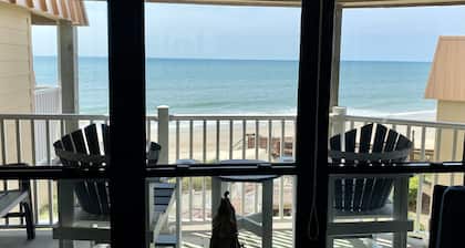 Sun-Sational , OCEAN FRONT, ALL LINENS included, POOL, Private Screen Porch