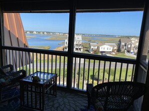Property grounds - Sun-Sational , OCEAN FRONT, ALL LINENS included, POOL, Private Screen Porch (North Topsail Beach)