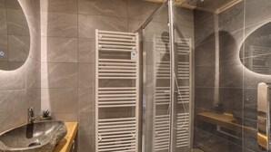 Duschwanne, Toilettenpapier