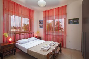 3 bedrooms, iron/ironing board, Internet, bed sheets