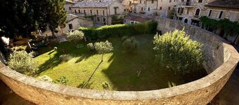 Studio apartment in Assisi The Roman Amphitheater