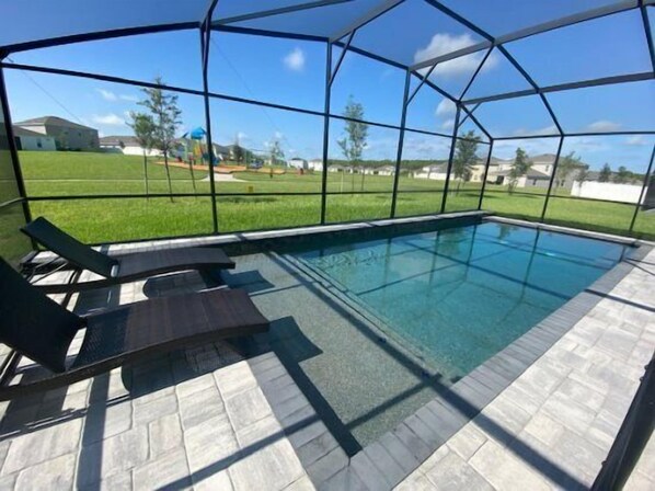 5 bedrooms, desk, free WiFi