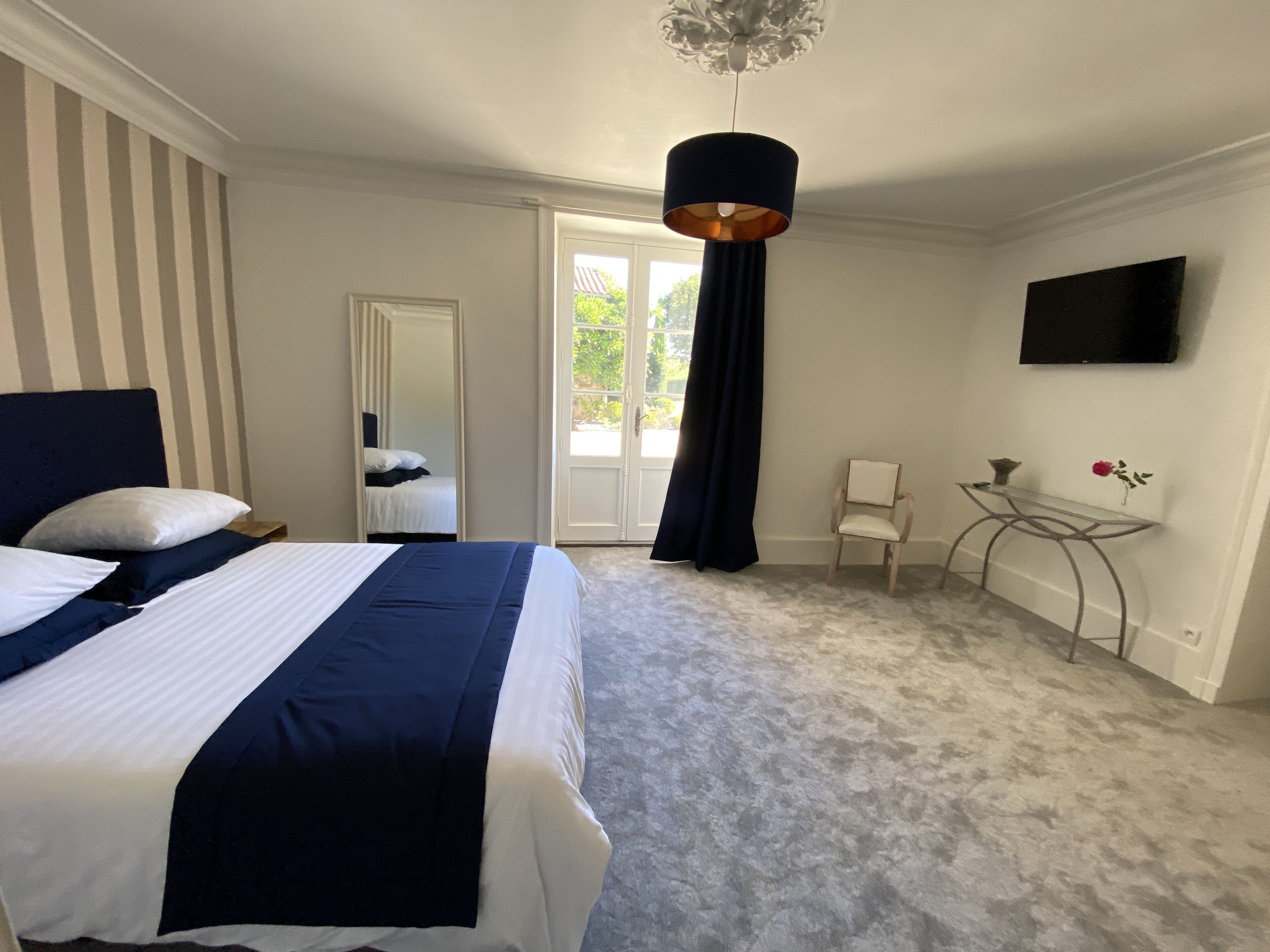 Ropa de cama de alta calidad, wifi gratis y ropa de cama 