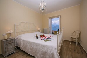 3 bedrooms, WiFi, bed sheets - Plesio Rustico Panoramica (Plesio)