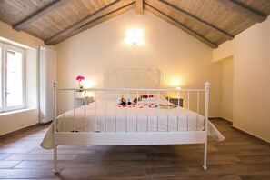 Townhouse – familie, flere soverom, ved fjell (Plesio Rustico Panoramica) | 3 soverom, wi-fi (mot et tillegg) og sengetøy
