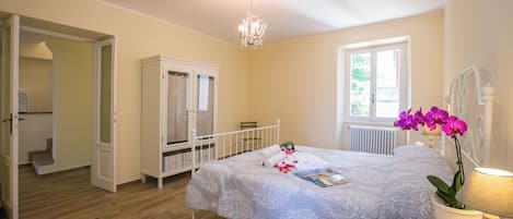 3 bedrooms, WiFi, bed sheets