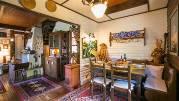 Family Chalet, Multiple Beds, Garden Area (Argegno Chalet) | Private kitchen | Fridge, microwave, oven, stovetop