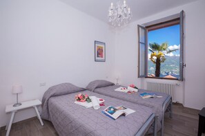 4 bedrooms, iron/ironing board, free WiFi, bed sheets - Rustico Logo Bellavista (Plesio)