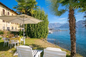 Outdoor dining - Casetta al Lago (Tremezzina)