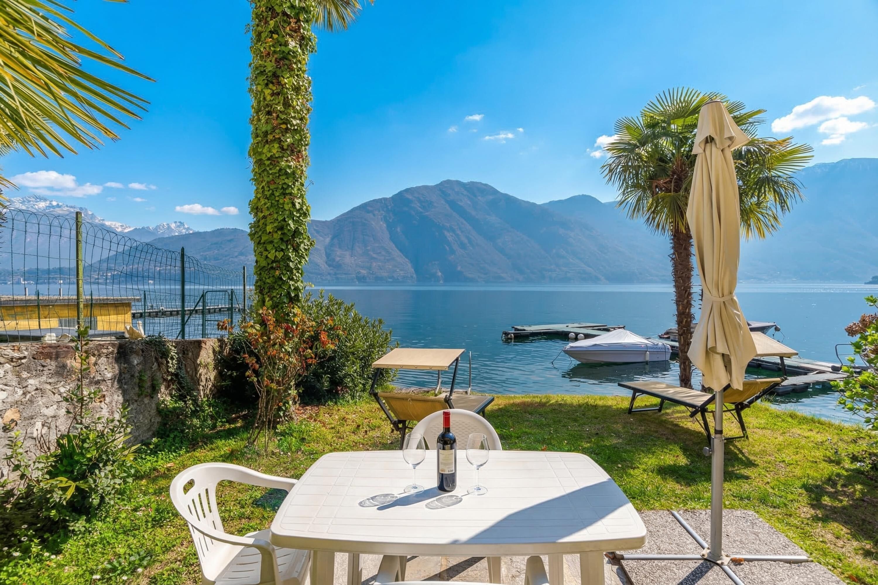 Appartamento familiare, camere multiple, lato lago (Casetta al Lago) | Ristorazione all'aperto