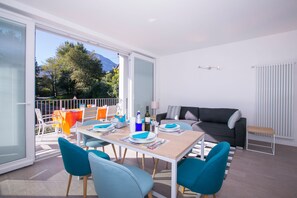 Familienapartment, Mehrere Schlafzimmer, 2 Bäder, Bergseite (Casa Laura Apt. 6) | Speisen im Freien