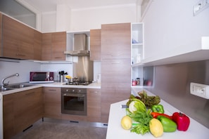 Family Apartment, Multiple Beds, 2 Bathrooms, Mountainside (Vista su Perledo) | Private kitchen