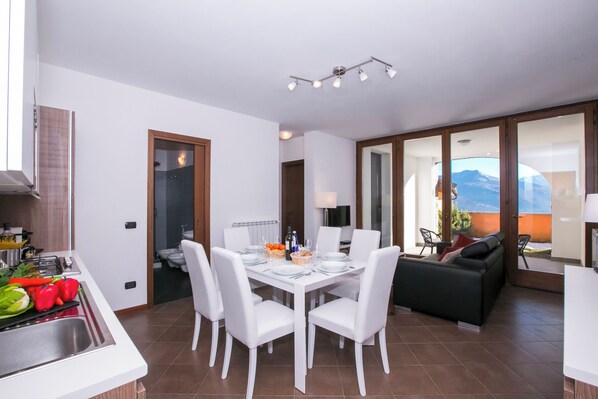Family Apartment, Multiple Bedrooms, 2 Bathrooms, Mountainside (Borgo La Sorgente - Dolce Vita) | Dining