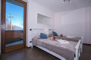 Family Apartment, Multiple Bedrooms, 2 Bathrooms, Mountainside (Borgo La Sorgente - Dolce Vita)