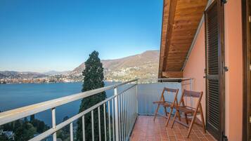 Familie appartement, meerdere slaapkamers, 2 badkamers, uitzicht op gebergte (Blevio Panoramica) | Terrein van de accommodatie