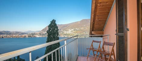 Appartamento familiare, camere multiple, 2 bagni, lato montagna (Blevio Panoramica) | Parco della struttura