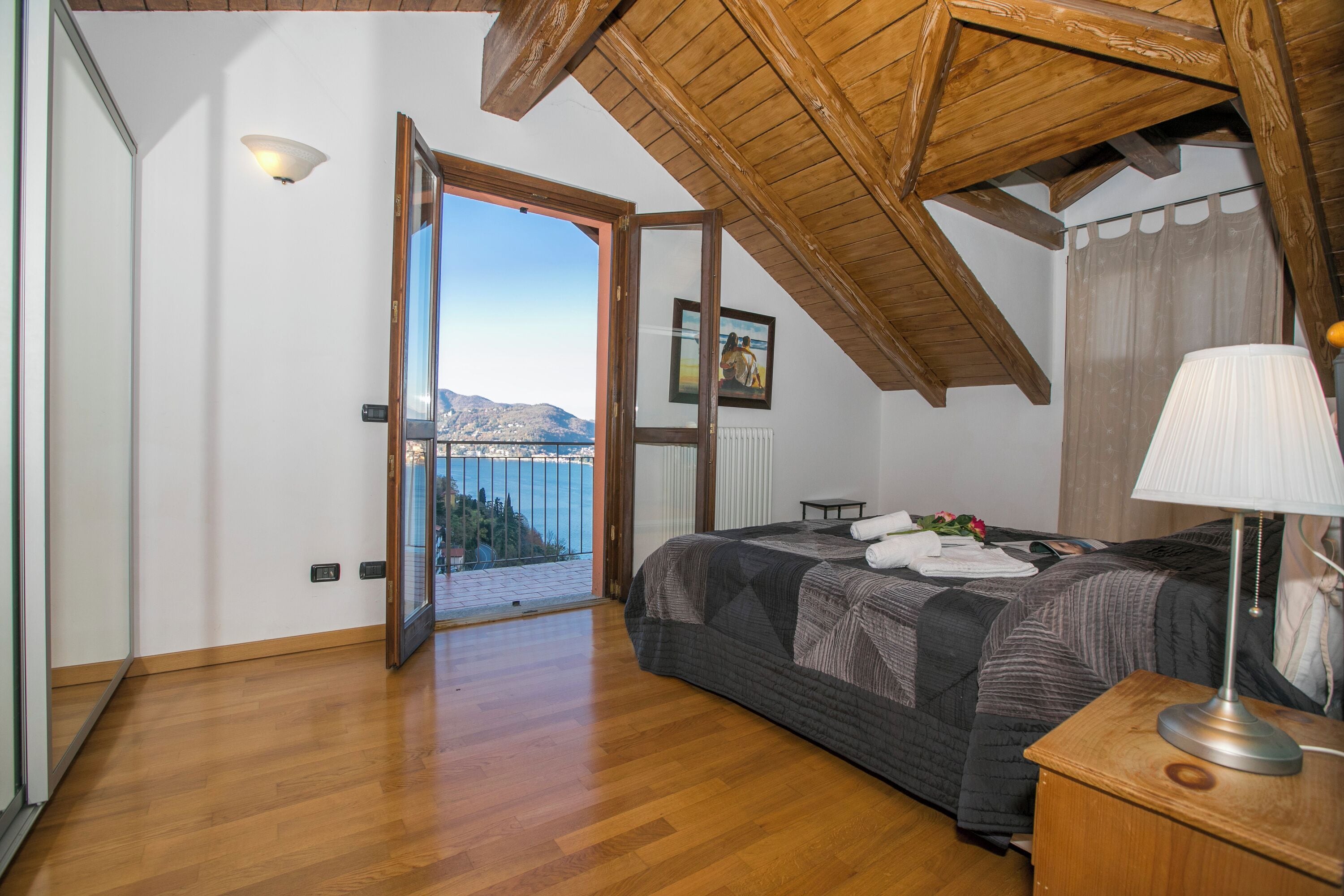 Family Apartment, Multiple Bedrooms, 2 Bathrooms, Mountainside (Blevio Panoramica) | 2 bilik tidur, seterika/papan seterika, Wi-fi percuma, cadar katil 