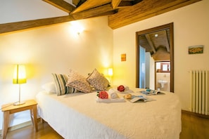 2 habitaciones, tabla de planchar con plancha y wifi gratis 