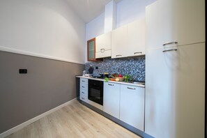 Family Apartment, Multiple Bedrooms, 2 Bathrooms, Lakeside (Menaggio Tosca 1) | Private kitchen | Full-size fridge, microwave, oven, stovetop - Menaggio Tosca 1 (Menaggio)