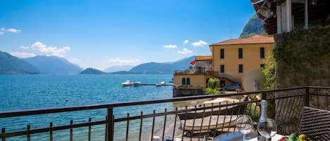 Family Apartment, 2 Bedrooms, 2 Bathrooms, Lakeside (Menaggio Tosca 1) | Outdoor dining