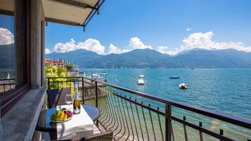 Appartamento familiare, camere multiple, 2 bagni, lato lago (Menaggio Tosca 1) | Balcone
