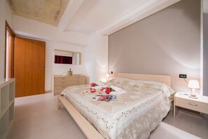 3 Schlafzimmer, Bügeleisen/Bügelbrett, WLAN, Bettwäsche