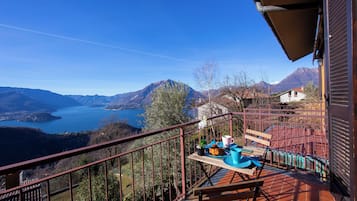 Family Apartment, Multiple Bedrooms, Mountainside (Balcone di Perledo) | Outdoor dining