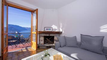 Televisión de pantalla plana, chimenea