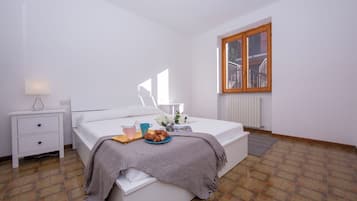 2 Schlafzimmer, BĂŒgeleisen/BĂŒgelbrett, kostenloses WLAN, BettwĂ€sche