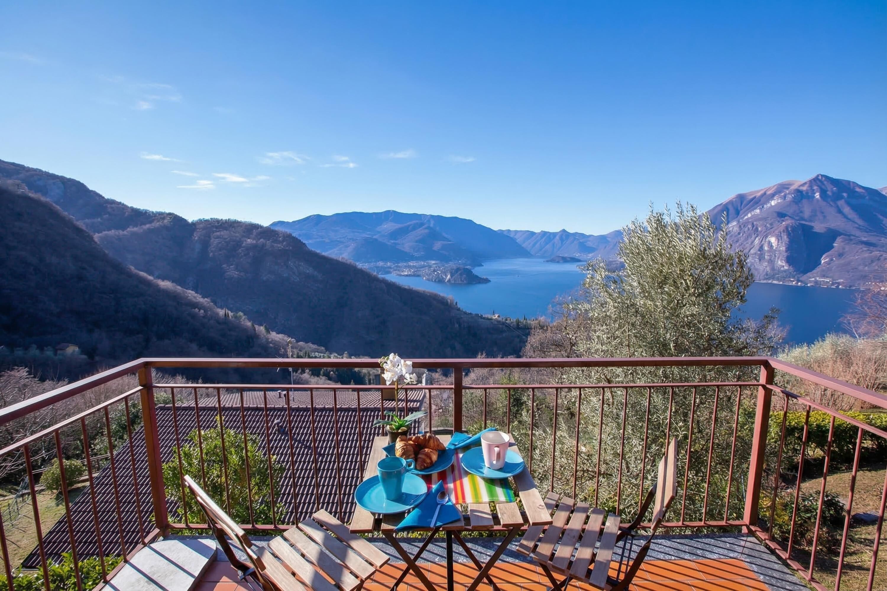 Apartamento família, vários quartos, ao lado da montanha (Balcone di Perledo) | Opções para refeição ao ar livre
