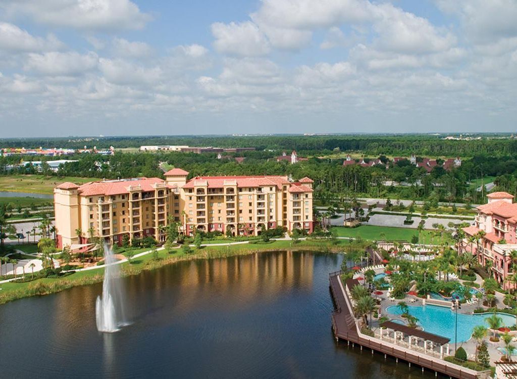 Family Bliss: 2BR Dlx inside Disney Gates, Lazy rivers, Parks
