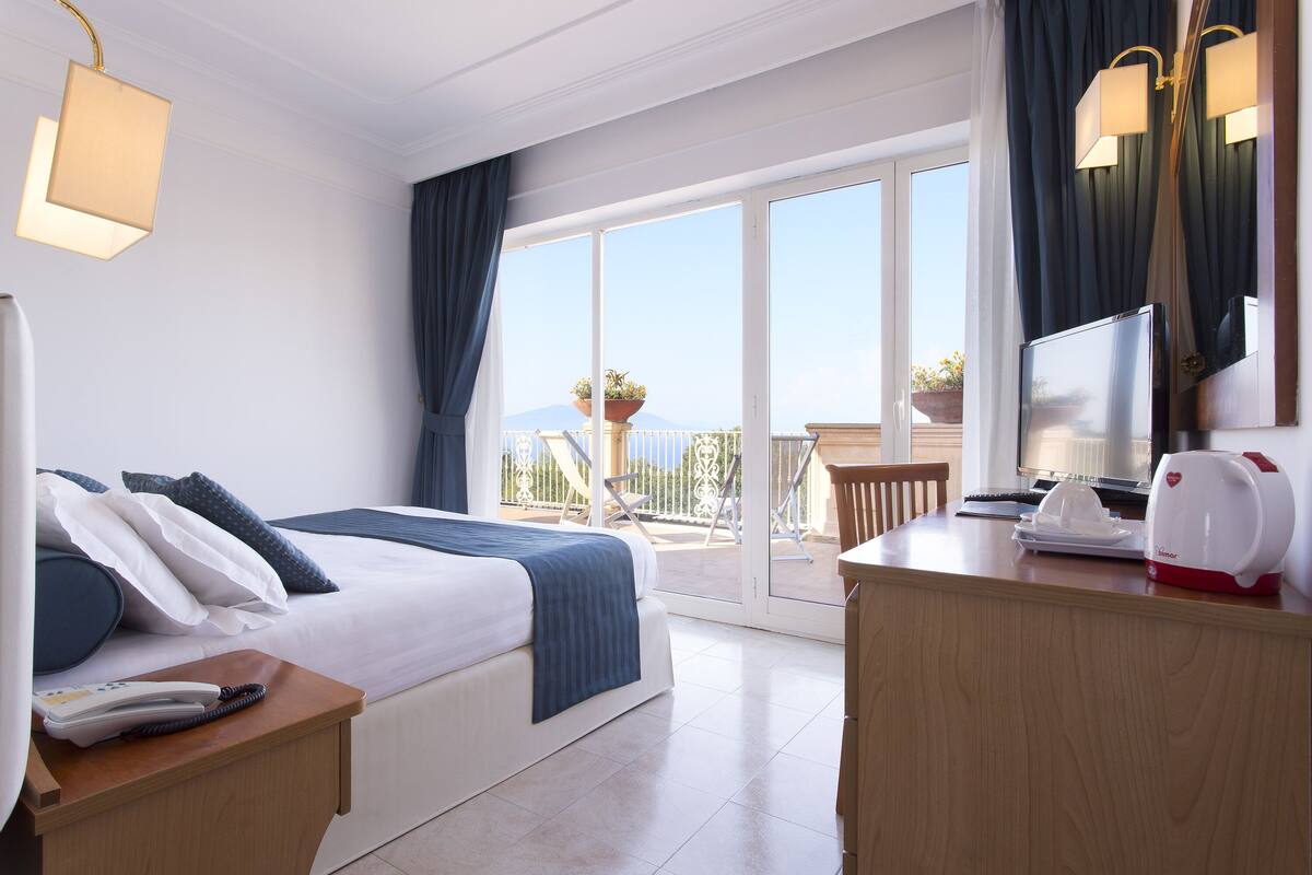 Minibar, in-room safe, desk, blackout curtains