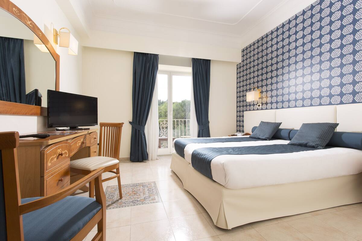 Minibar, in-room safe, desk, blackout curtains