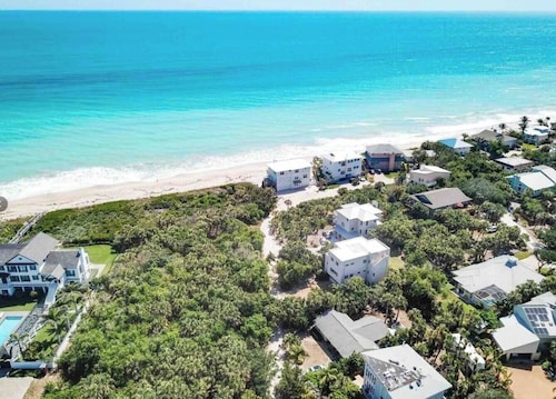 Steps To Private Beach - East of A1A -Dog Friendly