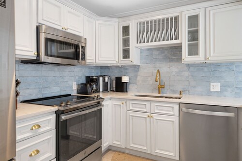 Steps To Private Beach - East of A1A -Dog Friendly