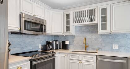 Steps To Private Beach - East of A1A -Dog Friendly