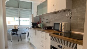 Unclassified image, 4 of 30, button - Barreiro Central Apartment  (Barreiro)