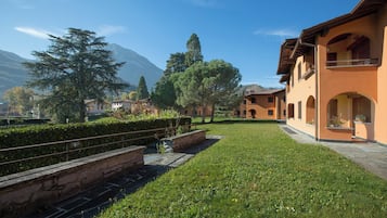 Family Apartment, Multiple Bedrooms, Mountainside (Menaggio Poggio Fiorito Loggetta) | Garden