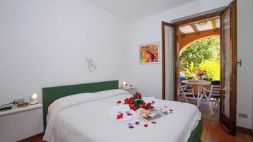 2 slaapkamers, een strijkplank/strijkijzer, gratis wifi, beddengoed