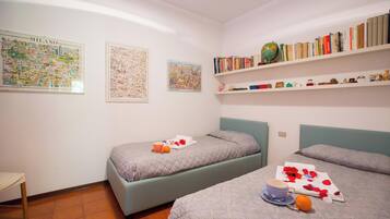 Familieleilighet, flere soverom, ved fjell (Menaggio Poggio Fiorito Loggetta) | 2 soverom, strykejern/-brett, wi-fi (inkludert) og sengetøy