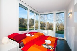 Familienvilla, Mehrere Schlafzimmer, Bergseite (Villa La Betulla) | 4 Schlafzimmer, Bügeleisen/Bügelbrett, WLAN, Bettwäsche