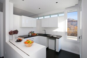 Family Villa, 4 Bedrooms, Private Pool, Mountainside (Villa La Betulla) | Private kitchen - Villa La Betulla (Cerano d'Intelvi)