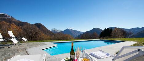 Piscina stagionale all'aperto