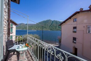 Family Townhome, Multiple Bedrooms, 2 Bathrooms, Lakeside (Felice sul Lago) | Balcony - Felice sul Lago (Colonno)