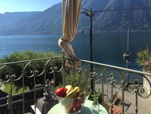 Family Townhome, Multiple Bedrooms, 2 Bathrooms, Lakeside (Felice sul Lago) | Balcony - Felice sul Lago (Colonno)