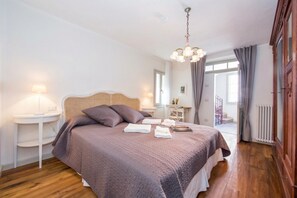 Family Townhome, Multiple Bedrooms, 2 Bathrooms, Lakeside (Felice sul Lago)