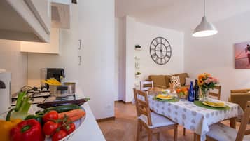Familienapartment, Mehrere Schlafzimmer (Casa Al Prato Apt. A) | Speisen
