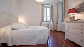 Family Apartment, Multiple Bedrooms (Casa Al Prato Apt. A) | 1 bedroom, iron/ironing board, WiFi, bed sheets