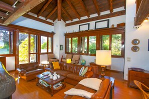 Family Villa, Multiple Bedrooms, Mountainside (Villa Intelvi) | Dining room - Villa Intelvi (Cerano d'Intelvi)